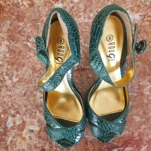 Green snake skin healed sandal